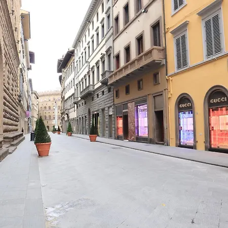 Le Tre Lune Konukevi